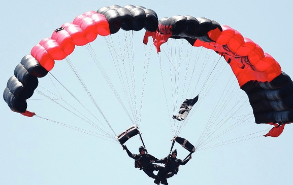 The drop zone by KIRSTEN BALLARD, photo by CASEY MOZINGO